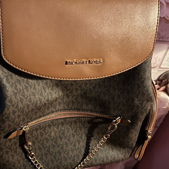 Michael Kors Jet Set Large Logo Backpack - Picture 4 of 14